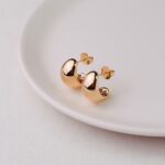 Brinco Banho Ouro 18k Got Curvada em C Oca Telada Interno